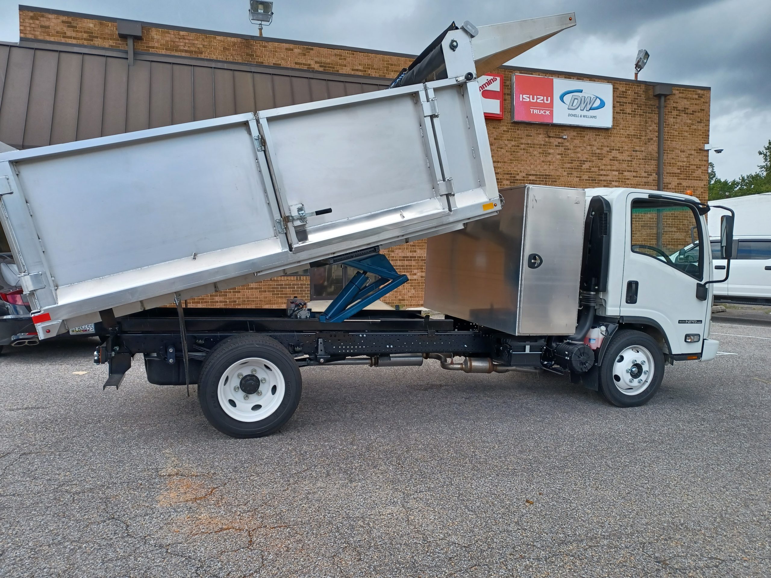New 2024 Isuzu NPR-HD - photo 6